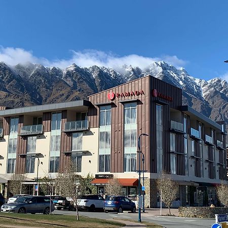 Ramada Suites By Wyndham Queenstown Remarkables Park Buitenkant foto