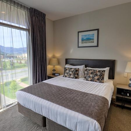 Ramada Suites By Wyndham Queenstown Remarkables Park Buitenkant foto