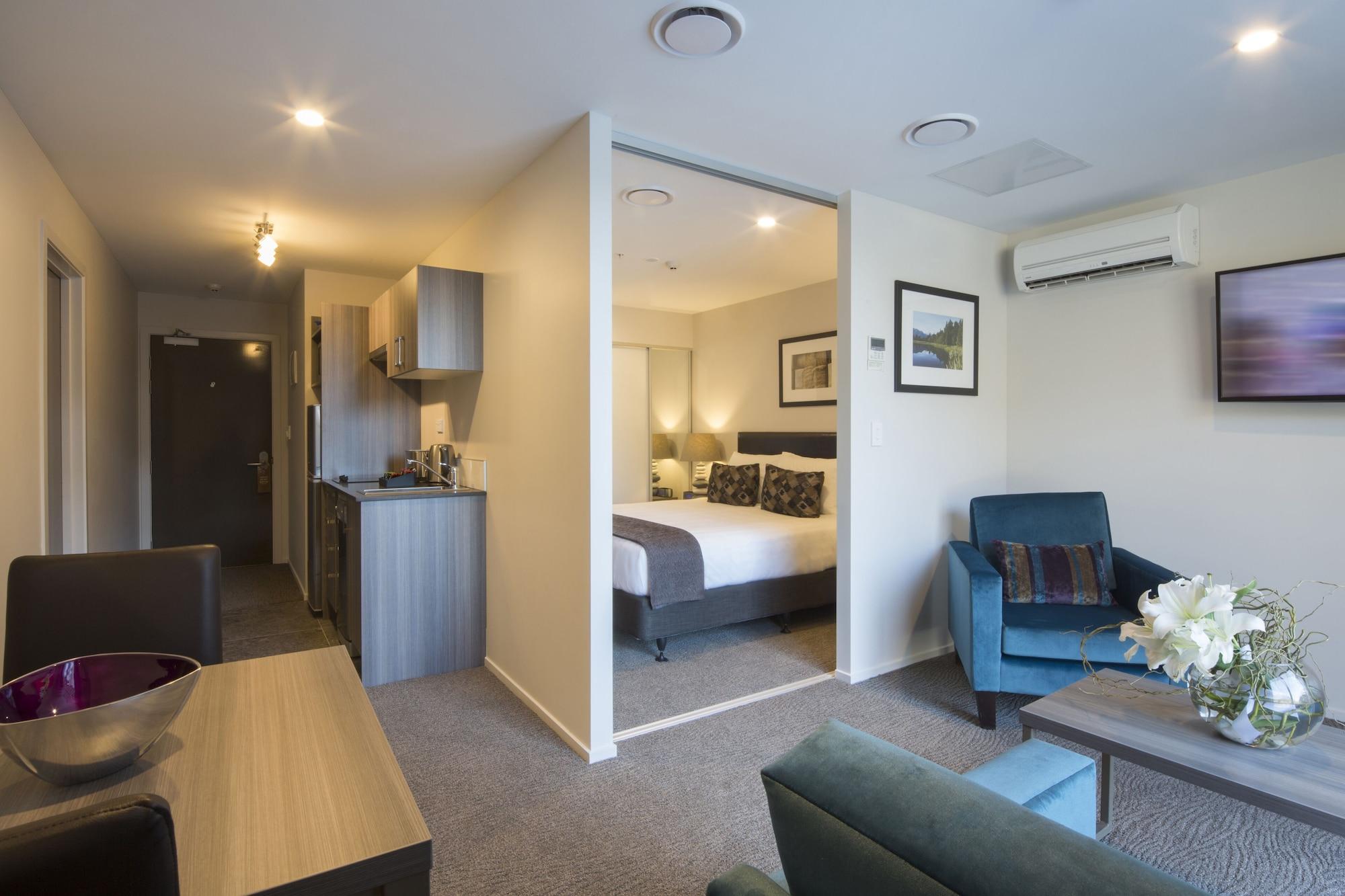 Ramada Suites By Wyndham Queenstown Remarkables Park Buitenkant foto