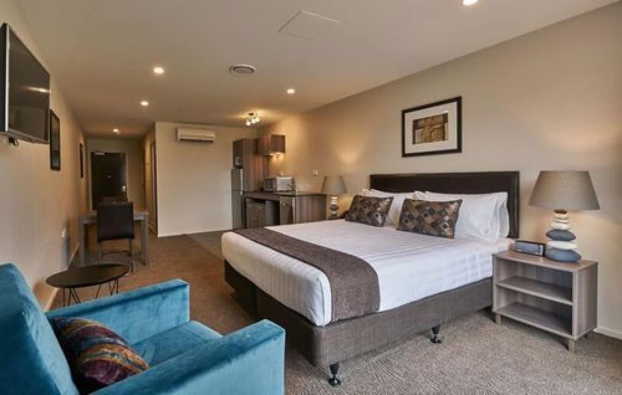 Ramada Suites By Wyndham Queenstown Remarkables Park Buitenkant foto