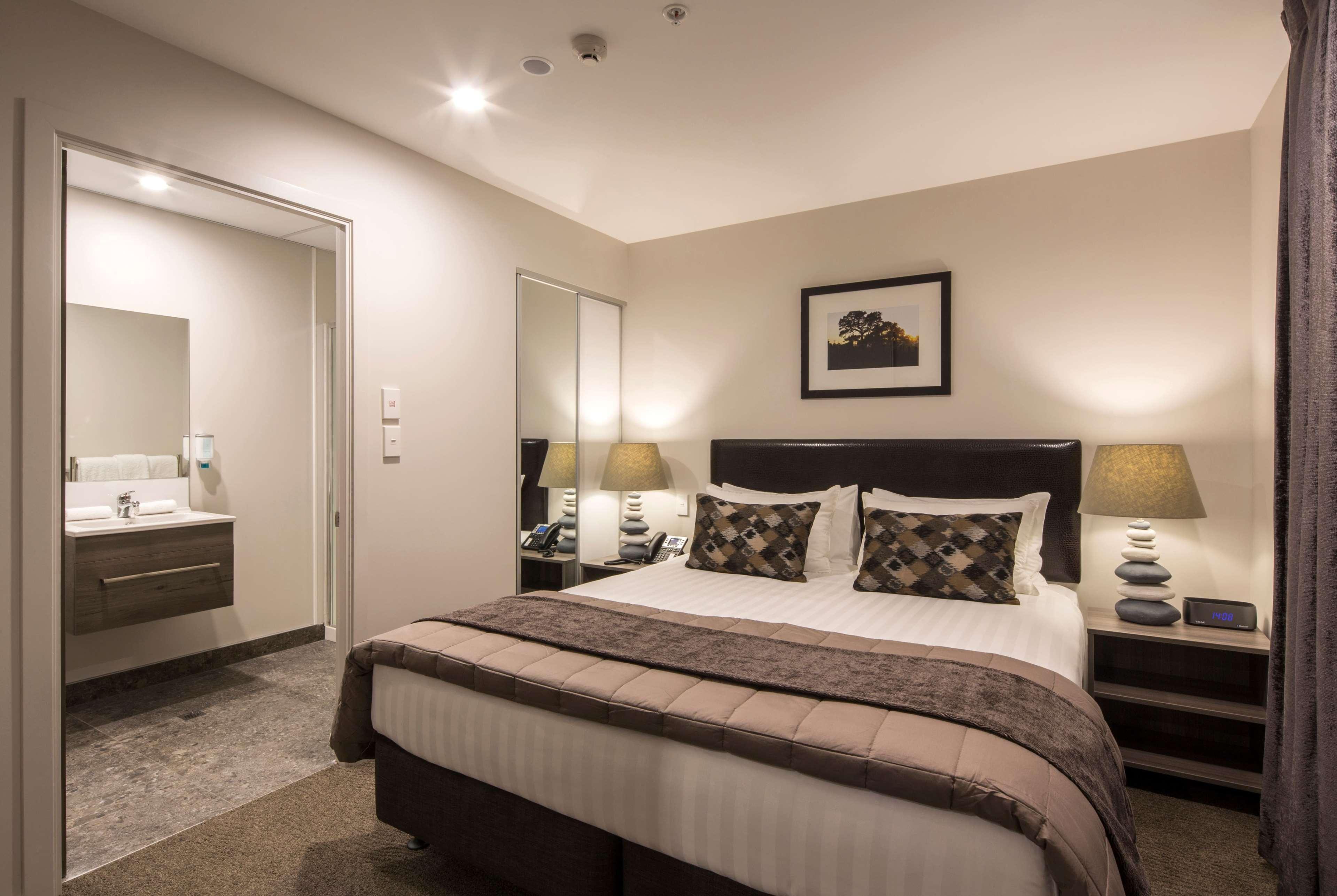 Ramada Suites By Wyndham Queenstown Remarkables Park Buitenkant foto