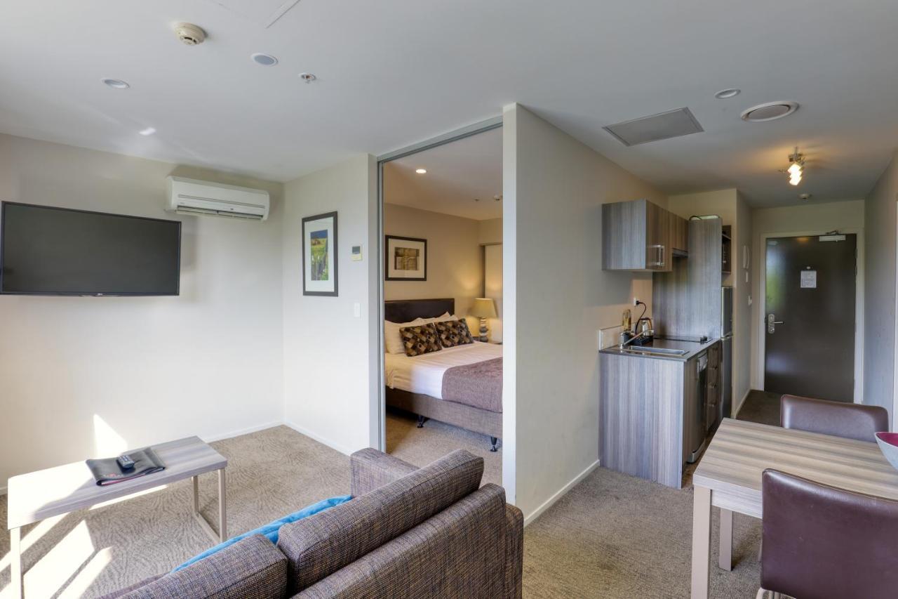 Ramada Suites By Wyndham Queenstown Remarkables Park Buitenkant foto