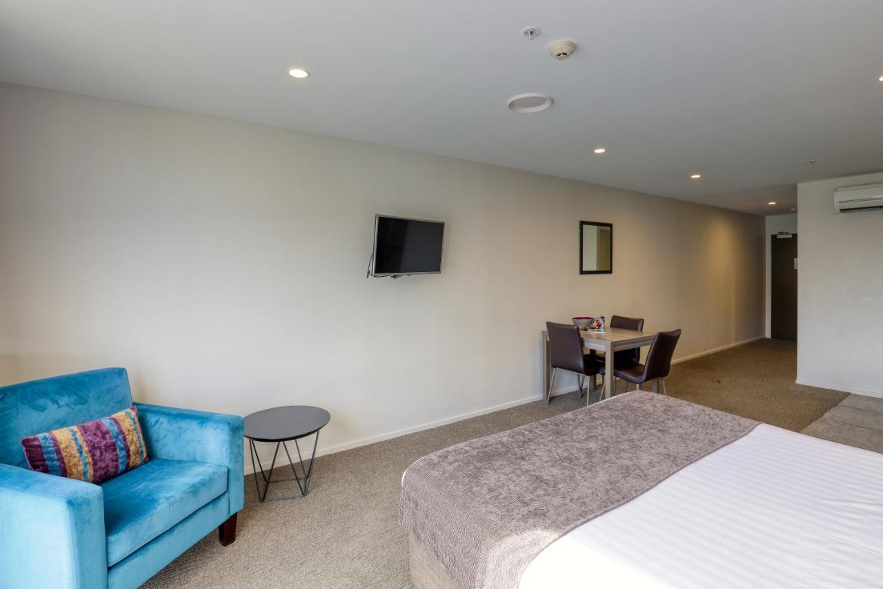 Ramada Suites By Wyndham Queenstown Remarkables Park Buitenkant foto